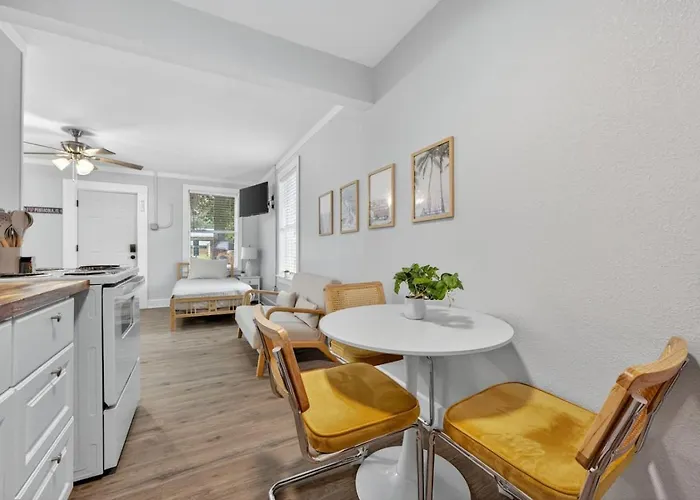 Unit 19 Tiny Haven Unwind In Holiday home
