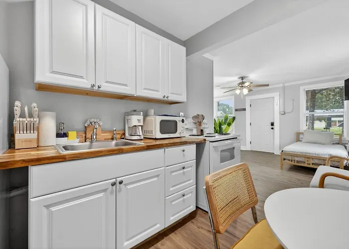 Unit 19 Tiny Haven Unwind In * Pensacola
